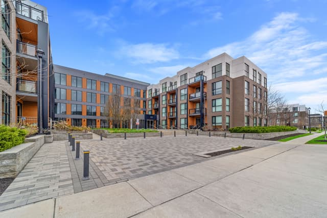 210 Sabina Dr. 305 Oakville On L6h 0w6