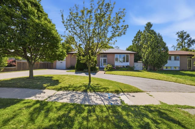 1392 Rebecca St. Oakville On L6l 1z5