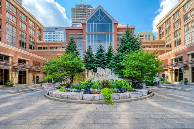 4090 Living Arts Dr. 2703 Mississauga On L5b 4m8