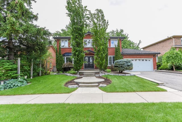1338 Chalfield Dr. Oakville On L6j 6r5