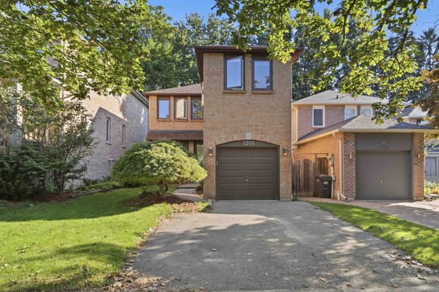 1355 Boulder Creek Cres. Mississauga On L5j 4n7
