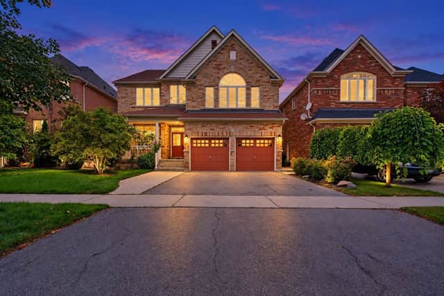 3149 Gladish Grove Mississauga On L5m 0c3