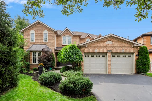 2097 Innkeeper Ct. Oakville On L6m 3a2