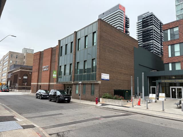 28 Rebecca St. 3 Hamilton On L8r 1b4