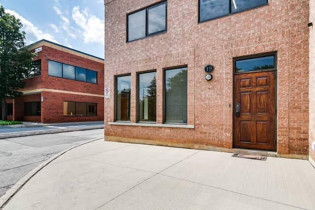 2861 Sherwood Heights Dr. 19 A Oakville On L6j 7k1