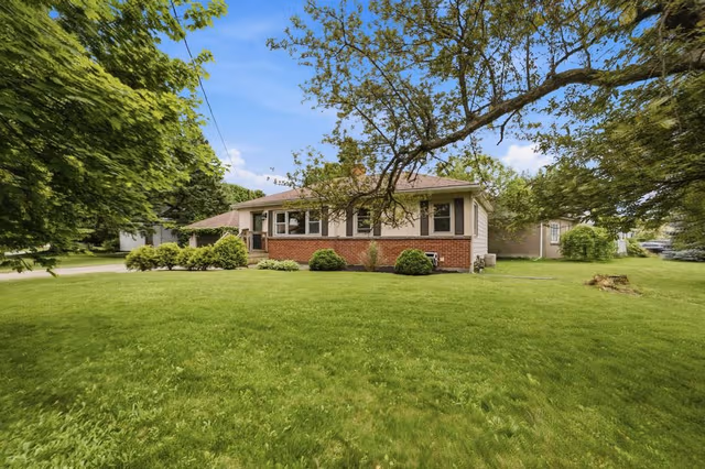16 Carrington Ct. Hamilton On L9a 4n6