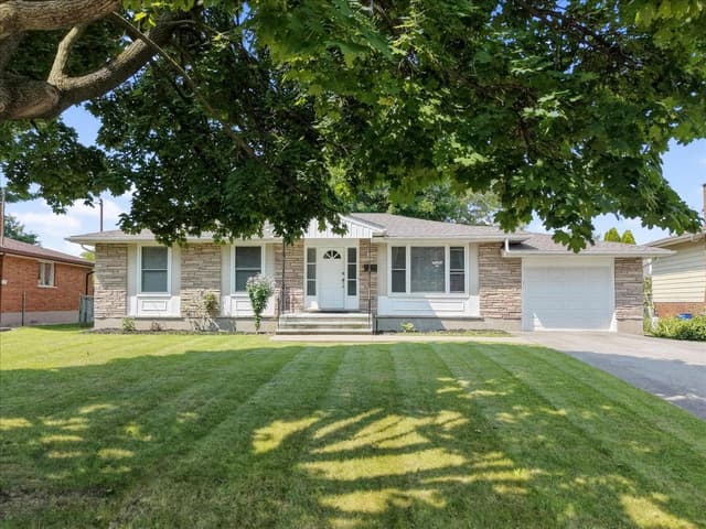 43 Monarch Park Dr. St Catharines On L2m 3k8