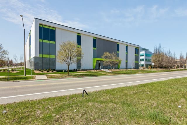 2360 Bristol Circle Oakville On L6h 6m5