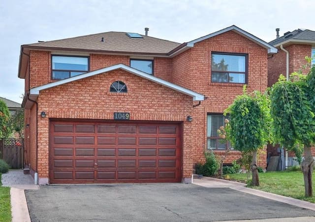 1049 Wetherby Ln. E Mississauga On L4w 4r9