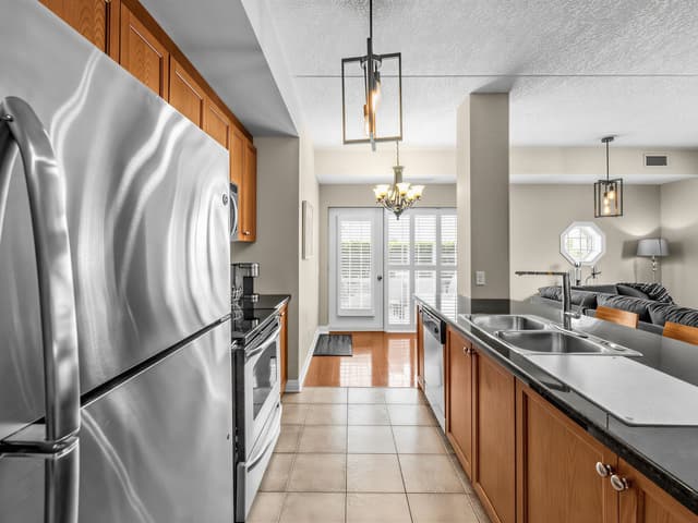 1379 Costigan Rd. 103 Milton On L9t 2k6