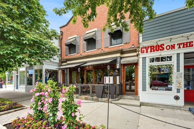 10 Queen St. 1 Niagara-on-the-lake On L0s 1j0