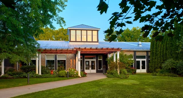 1339 Lakeshore Rd. Niagara-on-the-lake On L0s 1j0
