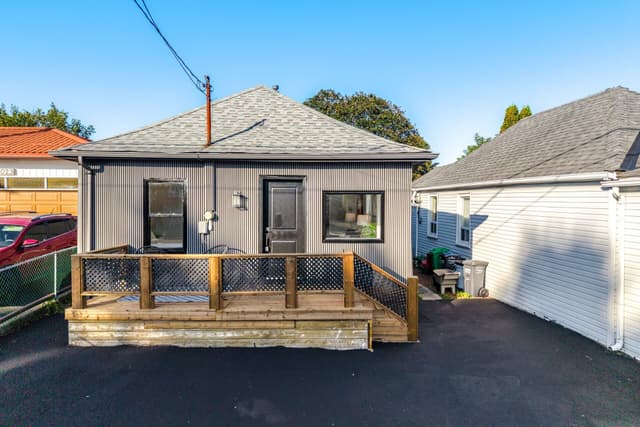 1019 Ogden Ave. Mississauga On L5e 2g4