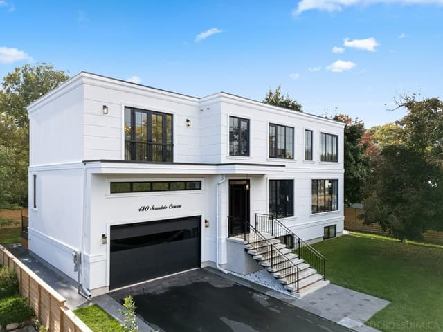 480 Scarsdale Cres. Oakville On L6l 3w7