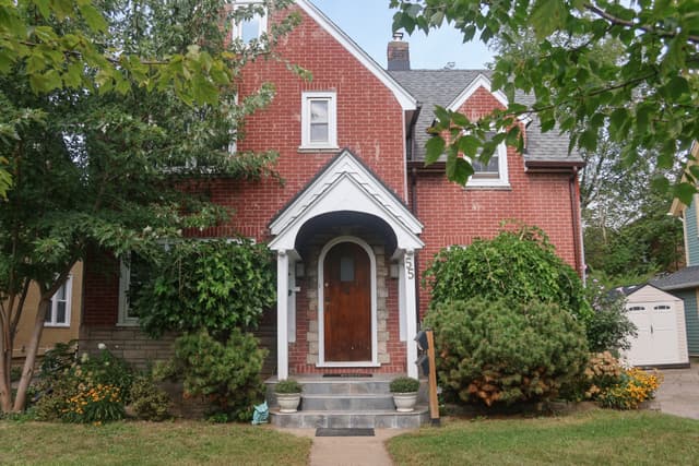 55 Maple St. Upper St Catharines On L2r 2a8