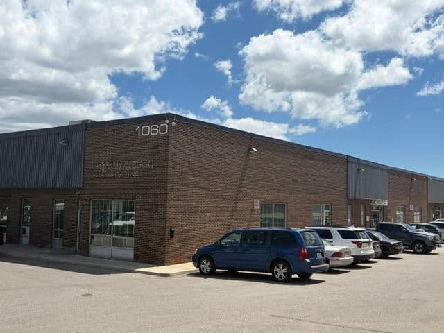 1060 Meyerside Dr. 4 Mississauga On L5t 1j4