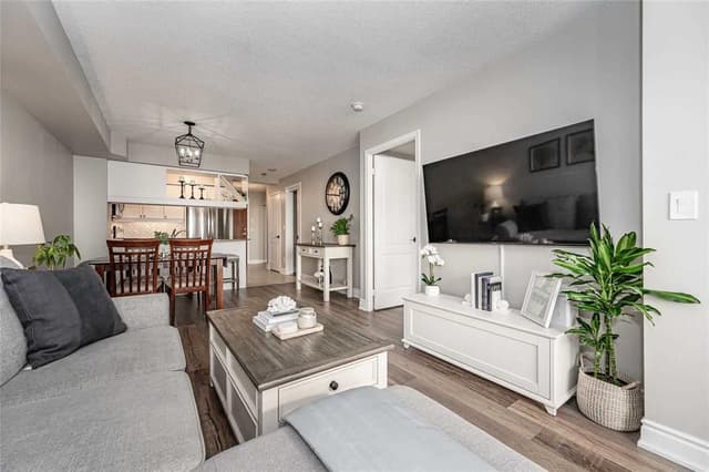 4090 Living Arts Dr. 2203 Mississauga On L5b 4m8