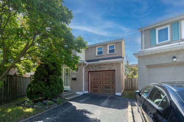 4069 Chelmsford Ct. Mississauga On L5b 2x2