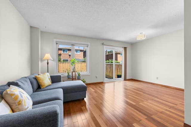 4213 Beacon Ln. Mississauga On L5c 3v8