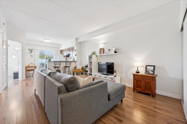 308 Watson Pkwy. N 114 Guelph On N1e 0g7