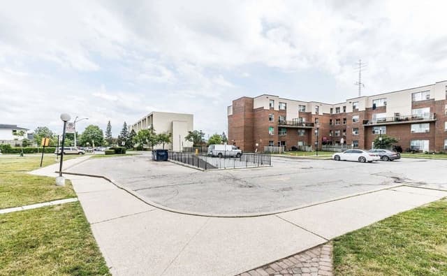 1055B Forestwood Dr. 126 Mississauga On L5c 2t8