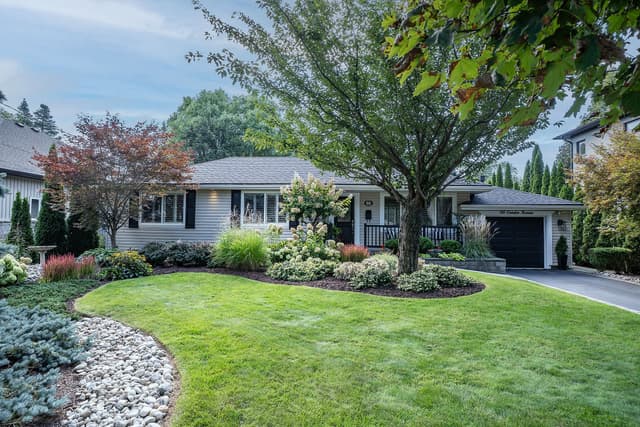 66 Garden Ave. Hamilton On L9g 2j5