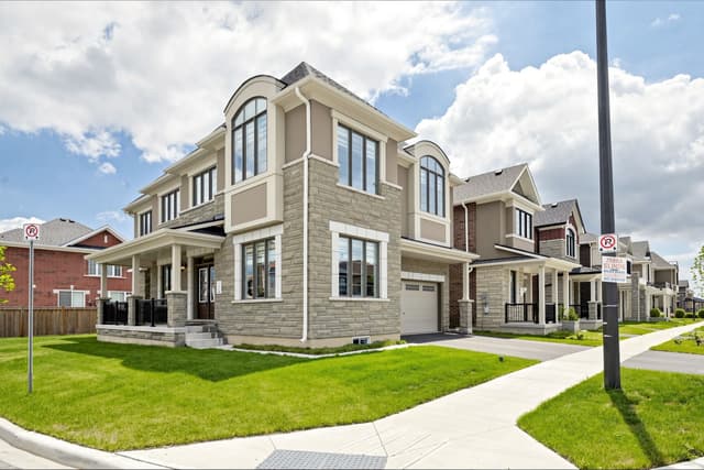 476 Kennedy Circle W Milton On L9e 2c4